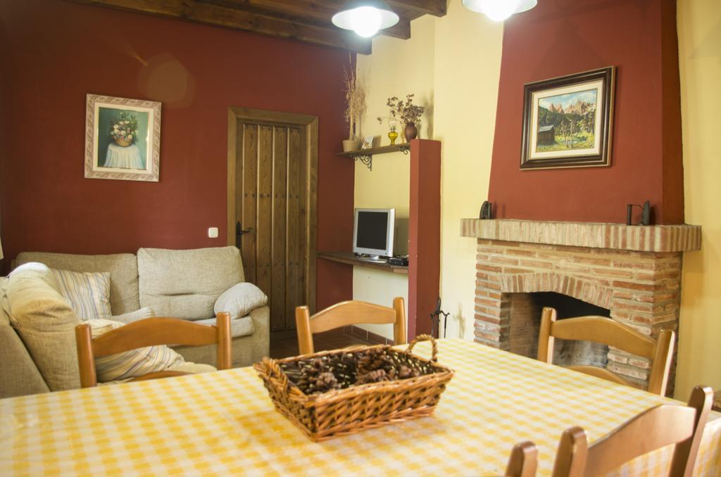 Rural Montes Malaga: Lagar Don Sancho Villa Room photo
